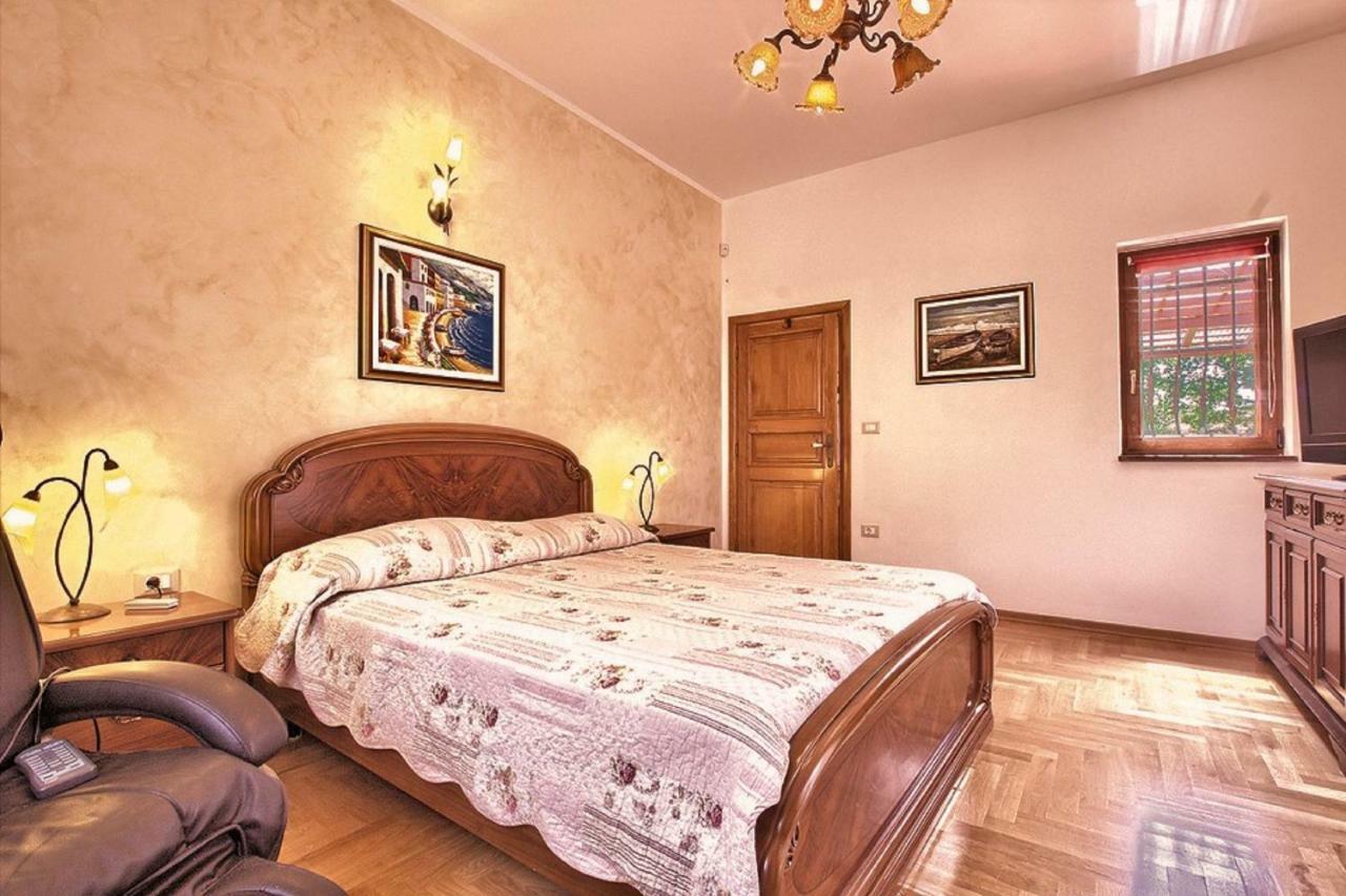 Holiday Home Sarita Šišan Eksteriør billede