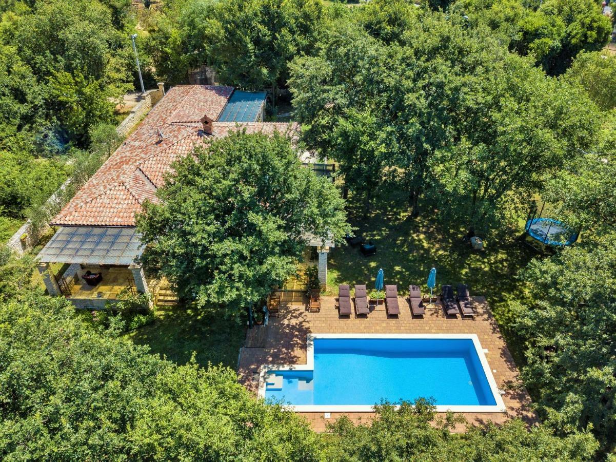 Holiday Home Sarita Šišan Eksteriør billede